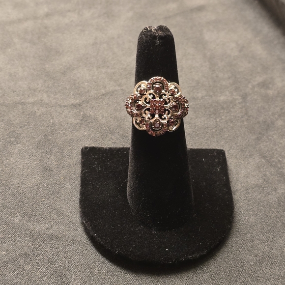 .925 Sterling Silver Man Made Garnet Stone Ring. Ladies Size 6 - Picture 2 of 7